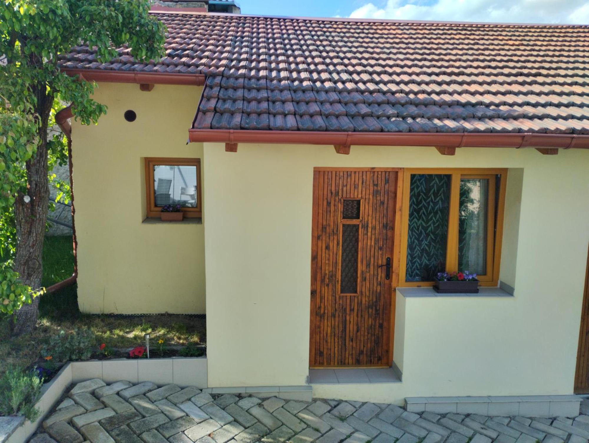 Male Utulne Studio S Koupelnou A Kuchynkou Svinarov Luaran gambar